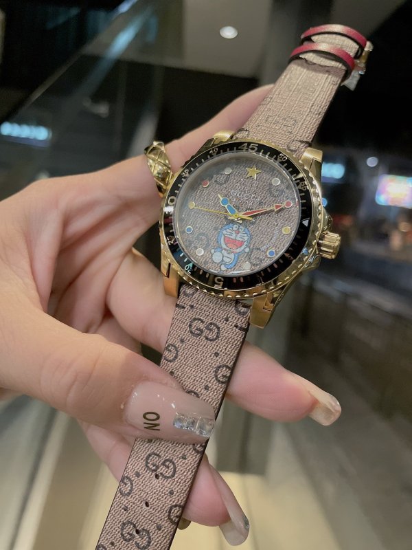 Gucci Doraemon Co-branded Quartz Movement Calfskin watch