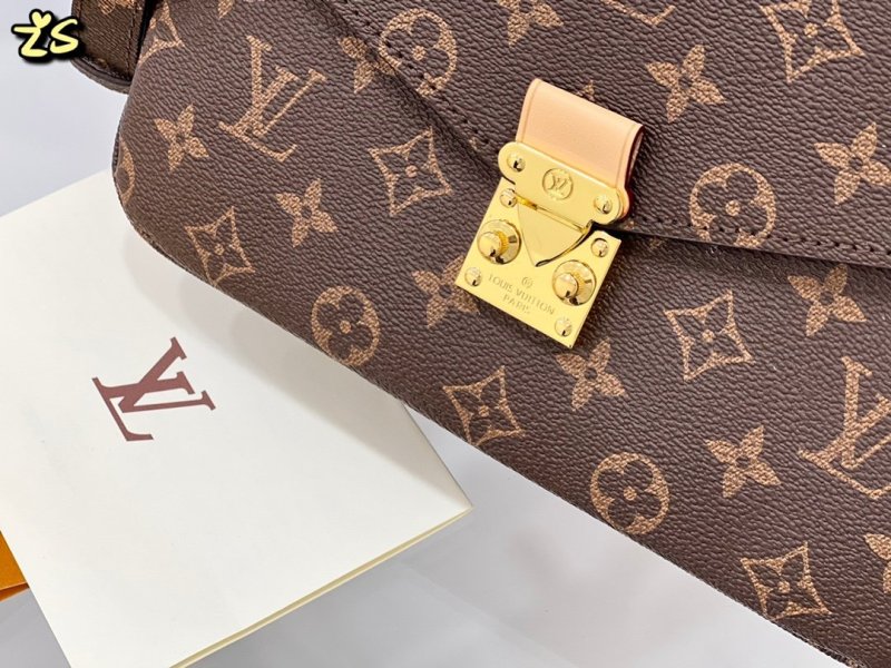 Louis Vuitton messenger bag