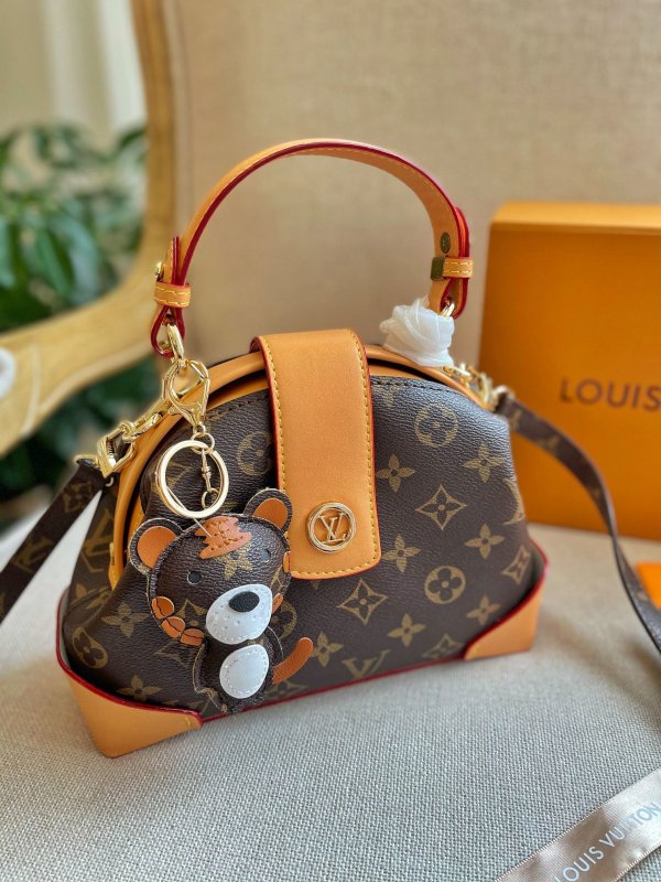 Louis Vuitton used clip bag