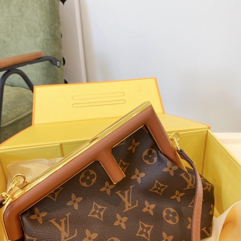 Louis Vuitton shoulder bag classic shoulder bag