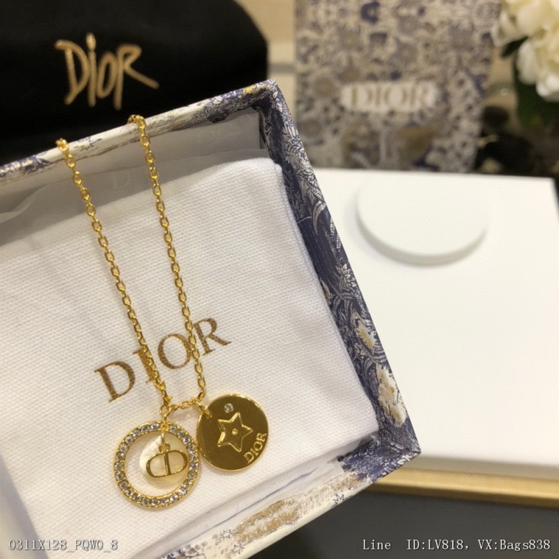 00079_ X128PQW0_ Dior Dior's exclusive customized rich women's equipment CD white shell Star Pendant Necklace is not outdated and fashionable