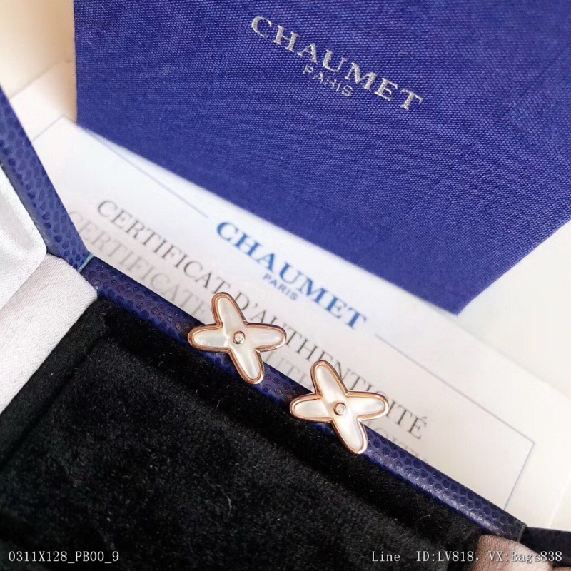 00126_ X128PB00_ Seiko version CHAUMET Shangmei Paris liens edge cross white Fritillaria earrings are the most classic and durable