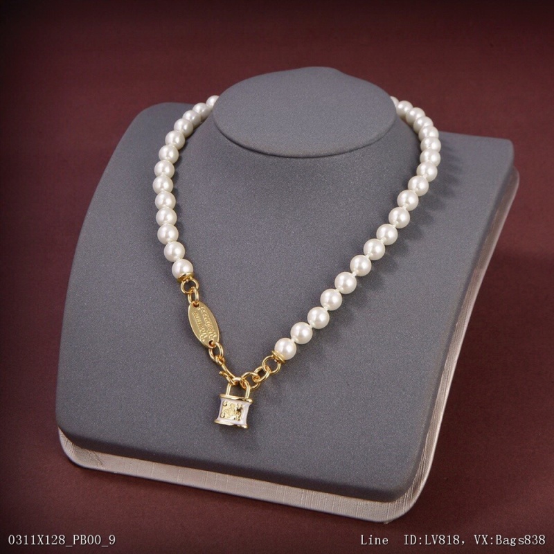 00167_ X128PB00_ Vivienne Westwood, Queen Mother of Wales Saturn pearl necklace, elegant and exquisite design
