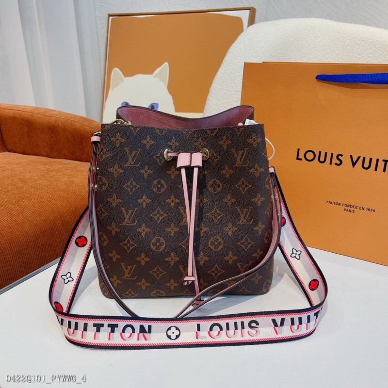 00093_ Q101PYWW0_ LV champagne bucket full of counter flavor LV bucket bag nono uses soft Monogram canvas surface