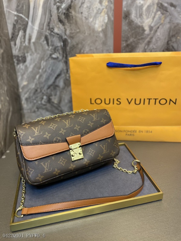 00019_ Q101PYFW0_ Gift box packaging lv22 new splicing postman bag Single Shoulder Messenger with long shoulder strap this bag is really beautiful