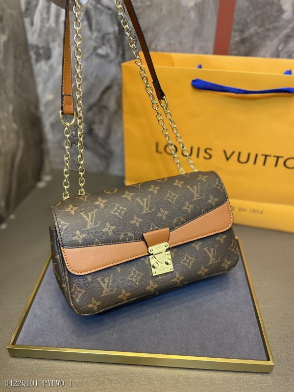 00019_ Q101PYFW0_ Gift box packaging lv22 new splicing postman bag Single Shoulder Messenger with long shoulder strap this bag is really beautiful