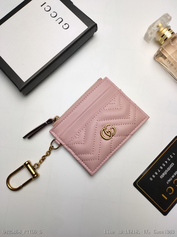 00059_ B68PYY00_ Rose this ggmarmont series card bag is designed with a simple and slender design and is equipped with a zipper pocket to celebrate