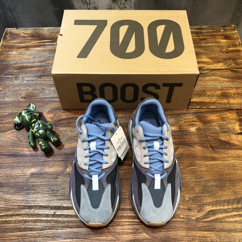 Y*ezy Boost 700 shoes