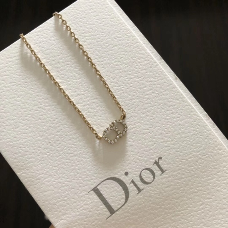 Dior ️Classic Simple and Fresh CD Series Necklace