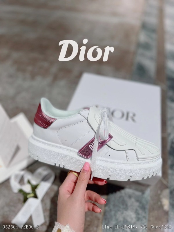 00098_ G4PEB00_ Dior Dior's hot launch shocked the market. Countless networks of classic casual sneakers for spring and summer shows in 2022