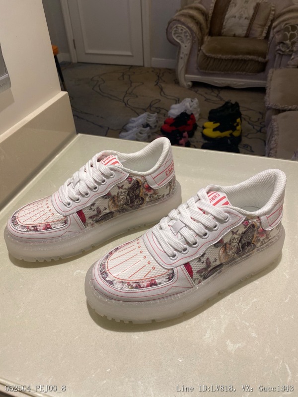 00131_ G4PEJ00_ Dior Dior's hot launch shocked the market. Countless networks of classic casual sneakers for spring and summer shows in 2022