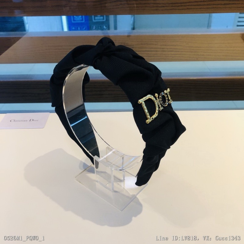 00110_ M1pqw0_ With packaging Dior Dior's popular new CD hair hoop counter 11, let your charm bloom fresh lady style