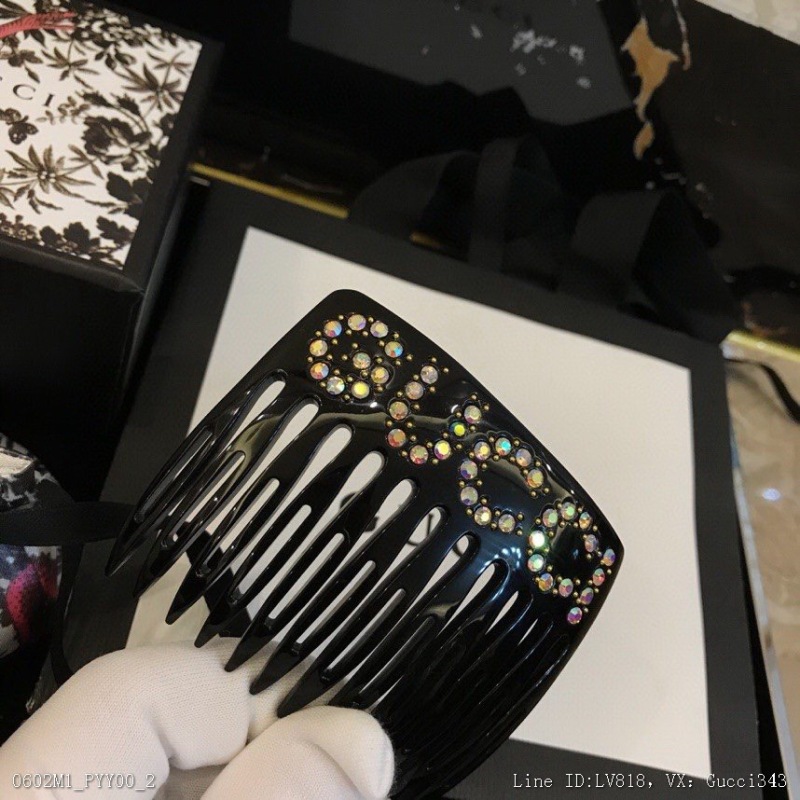 00023_ M1PYY00_ Original Gucci Gucci crystal lettered headdress hair combs hair clips black counter consistent brass inlaid