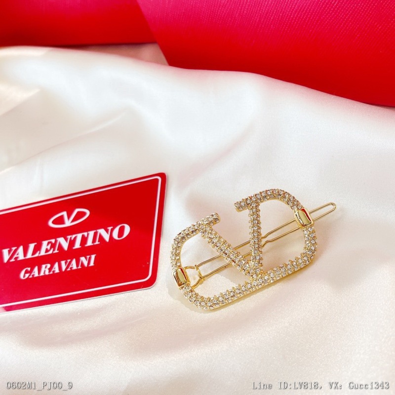 00004_ M1PJ00_ B259valentino Valentino spring new V-shaped full diamond hairpin blockbuster new products are popular on the Internet
