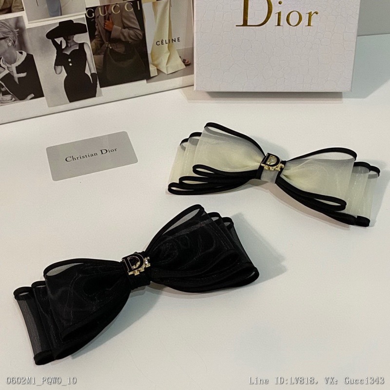 00031_ M1PQW0_ Equipped with special counter packaging Dior Dior's latest bowknot, medieval hardware, organza hairpin, letter is a must for me