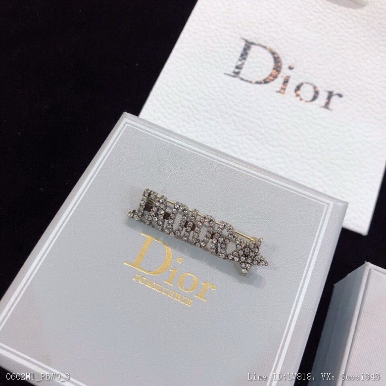 00014_ M1PBW0_ Dior Dior classic hot selling hairpin with super hot metal texture and Korean flavor in the synchronous counter