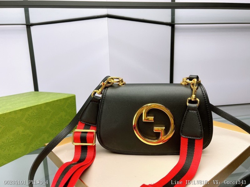 00648_ Q101PYLW0_ Sealed Folding gift box with two shoulder straps gucciblondie series round interlocking double g shoulder back