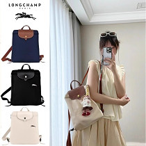 Longchamp Le Pliage Original 後背包  簡約線條和極致輕盈的材質、可折疊、並附有可調式背帶，是現代設計的完美典範