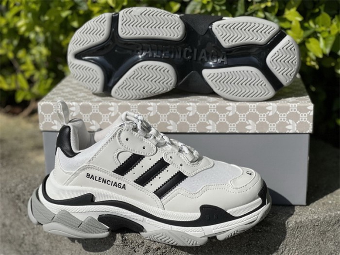 B 17FW Tripe-S High End Sneaker-268