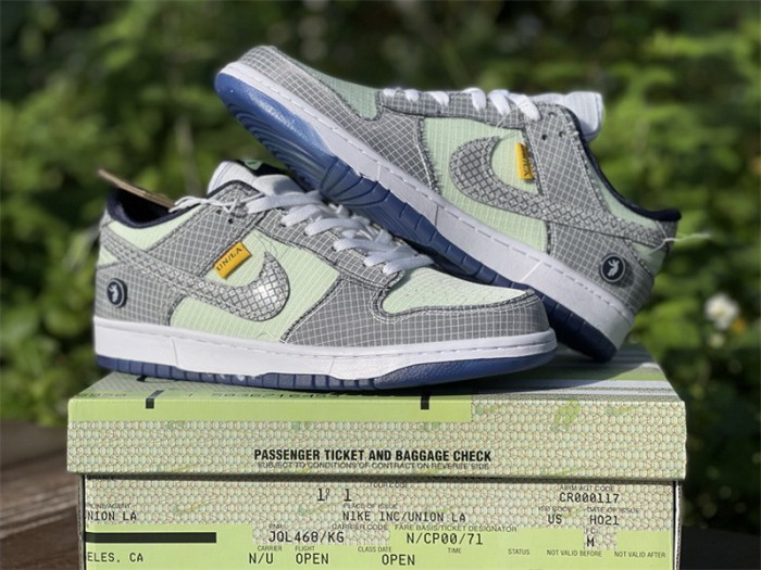 Authentic Union x Nike Dunk Low DJ9649-401
