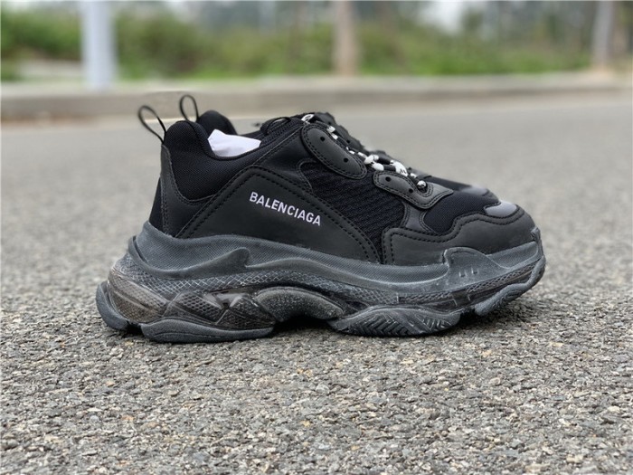 B 17FW Tripe-S High End Sneaker-055