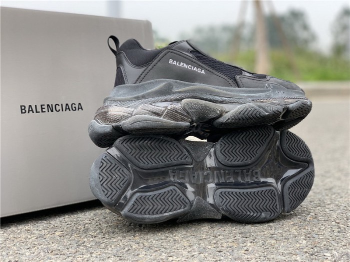 B 17FW Tripe-S High End Sneaker-055