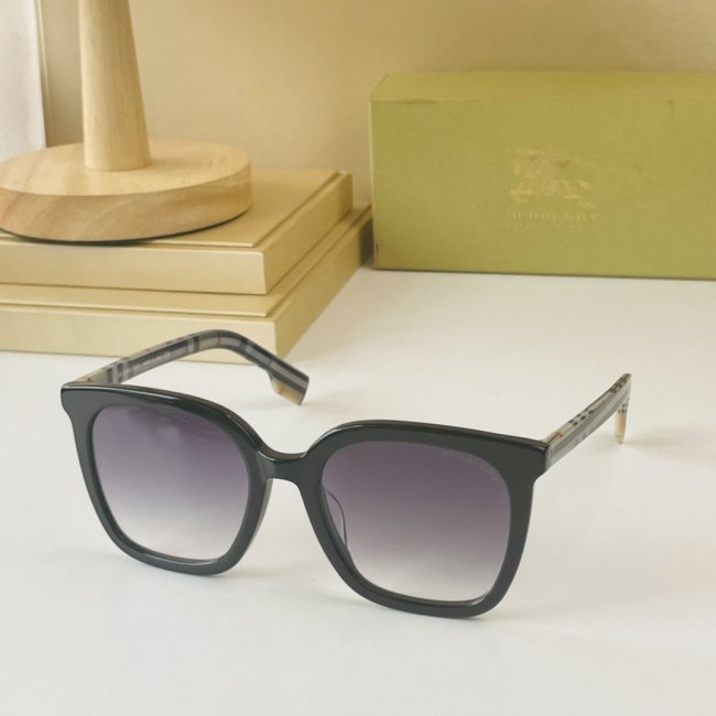 Burberry Sunglasses AAAA-540