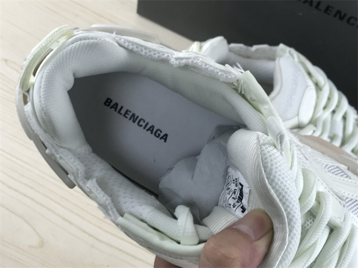 B 17FW Tripe-S High End Sneaker-333