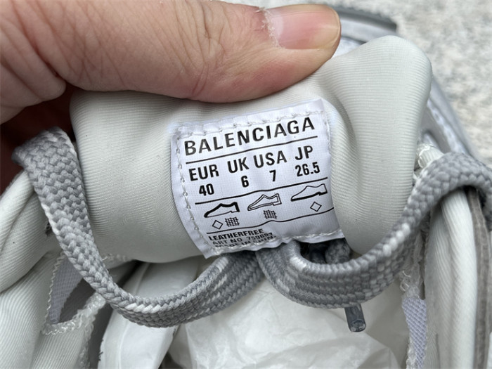 B 17FW Tripe-S High End Sneaker-437