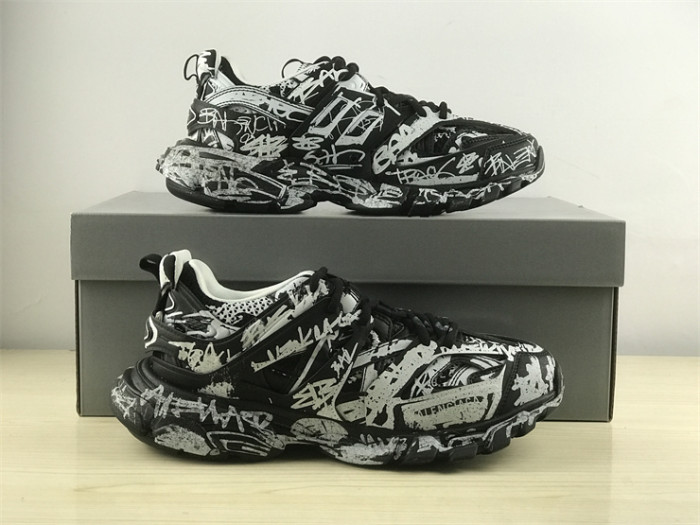 B 17FW Tripe-S High End Sneaker-405