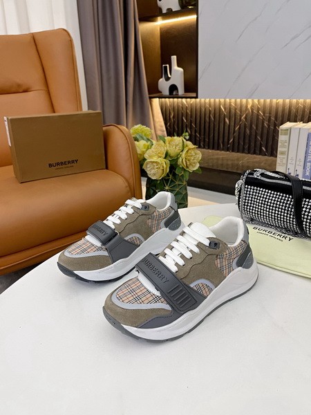 Burberry women shoes 1;1 quality-009