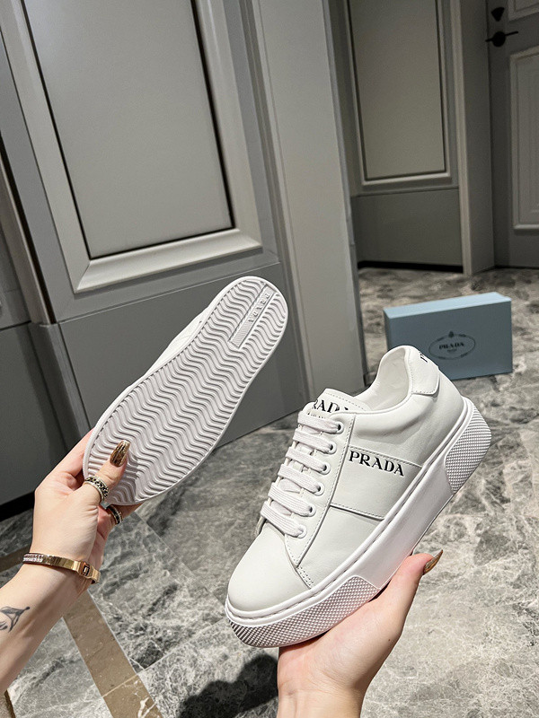 Prada women shoes 1：1 quality-357