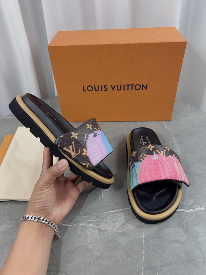 LV women Sandals 1：1 Quality-517