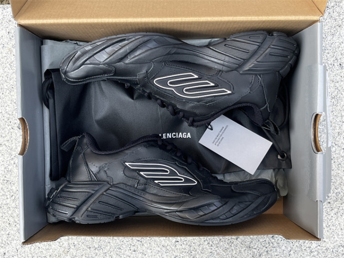 B 17FW Tripe-S High End Sneaker-606