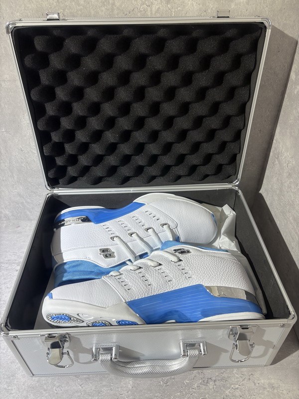 Authentic Air Jordan 17 Low “University Blue”  (with suitcase)