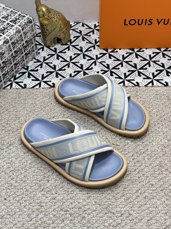 LV women Sandals 1：1 Quality-945