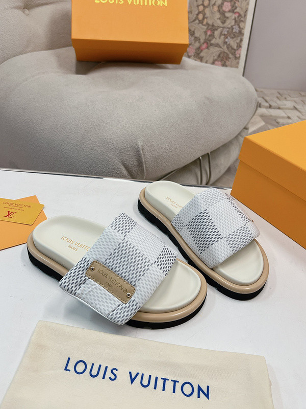 LV women Sandals 1：1 Quality-1005