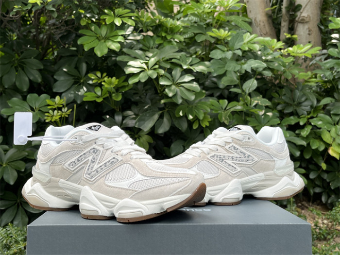 B 17FW Tripe-S High End Sneaker-654