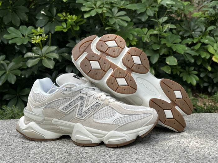 B 17FW Tripe-S High End Sneaker-654