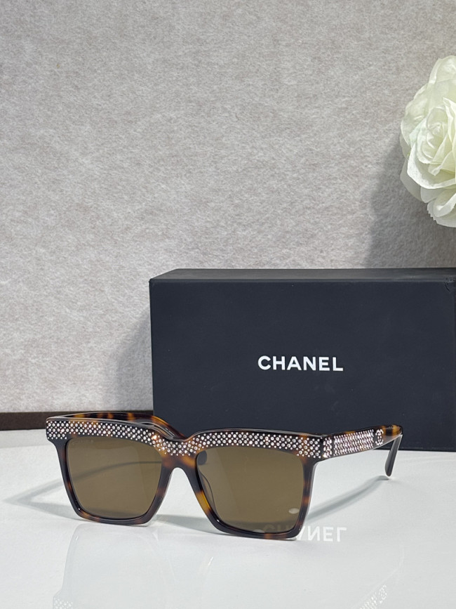 CHNL Sunglasses AAAA-7689