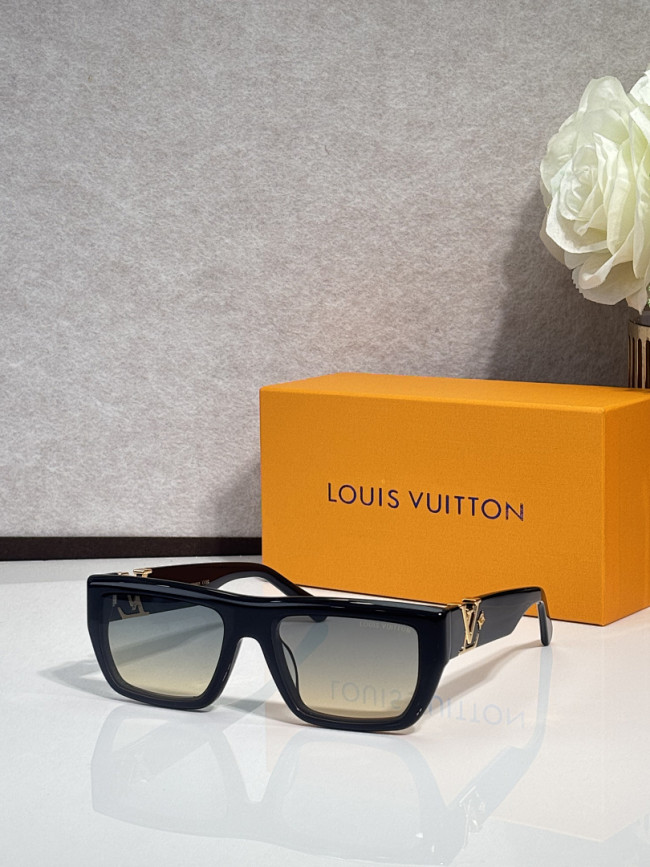 LV Sunglasses AAAA-7807