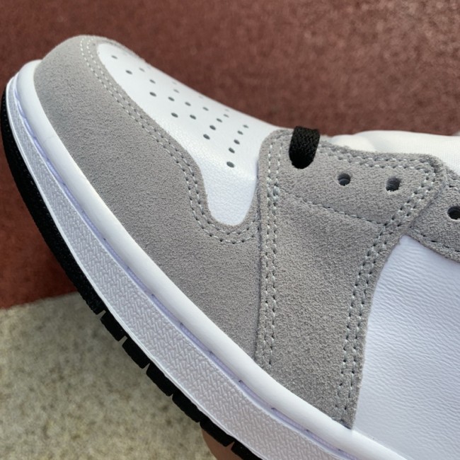 Authentic Air Jordan 1 Retro High OG“ Light Smoke Grey”