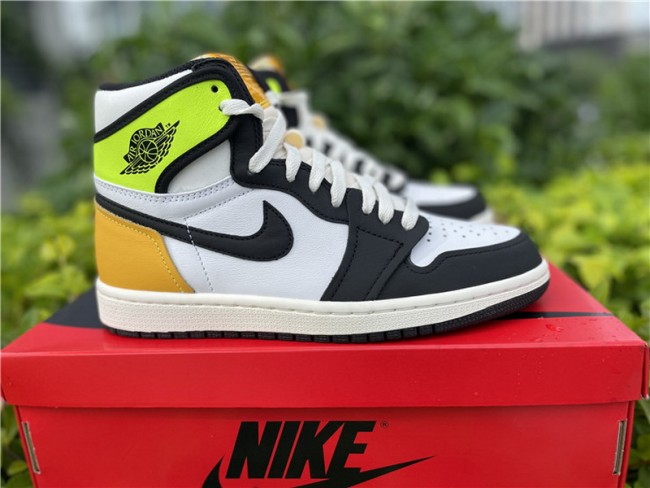 Air Jordan 1 Retro High OG “Volt Gold”