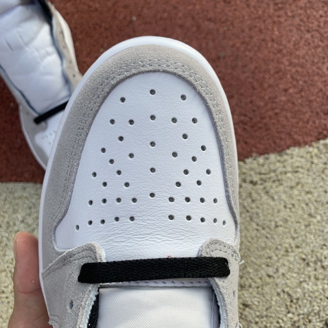 Authentic Air Jordan 1 Retro High OG“ Light Smoke Grey”