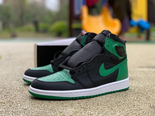 Authentic Air Jordan 1 Retro High OG “Pine Green”