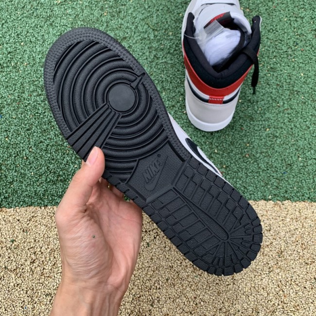 Authentic Air Jordan 1 High OG“ Light Smoke Grey” GS