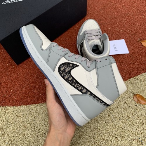 Authentic Dior x Ai Jordan 1 High Top GS