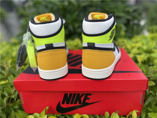 Air Jordan 1 Retro High OG “Volt Gold”
