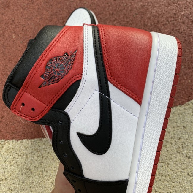 Air Jordan 1 Retro OG High “Black Toe”