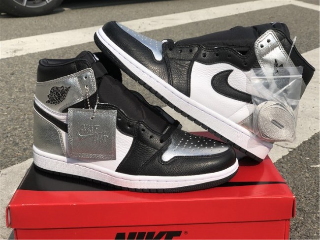 Authentic Air Jordan 1 Retro High OG WMNS “Silver Toe”